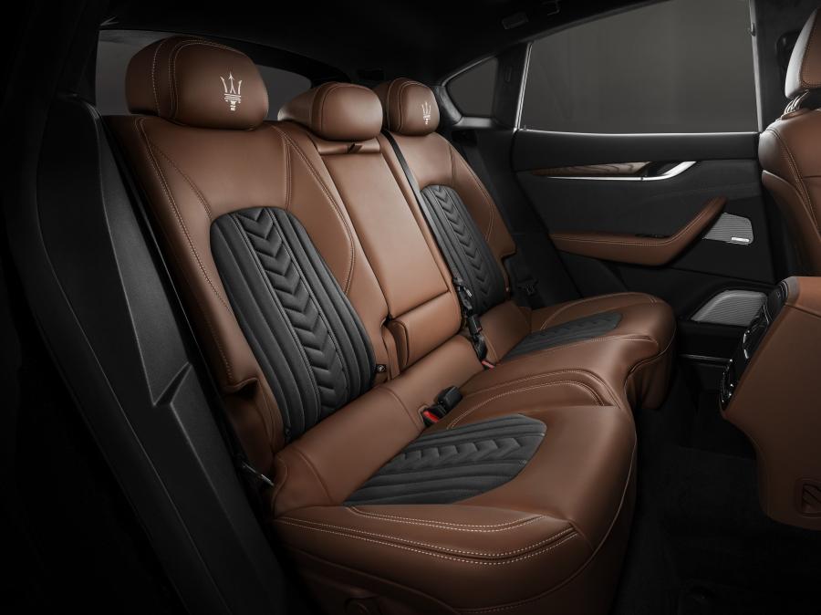 Интерьер Maserati Levante S Q4 GranLusso 2018 года  (фото 47 из 66)